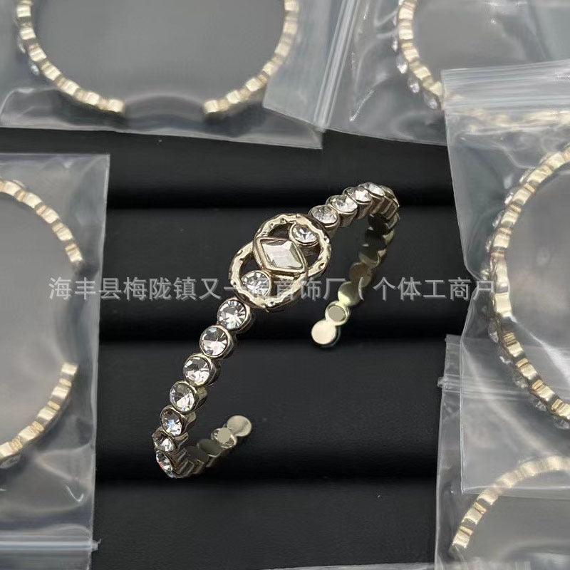 Wholesale New Double C Letter Diamond Piercing Leather Small Chanel Style Bracelet Retro Fashion All-match Bracelet